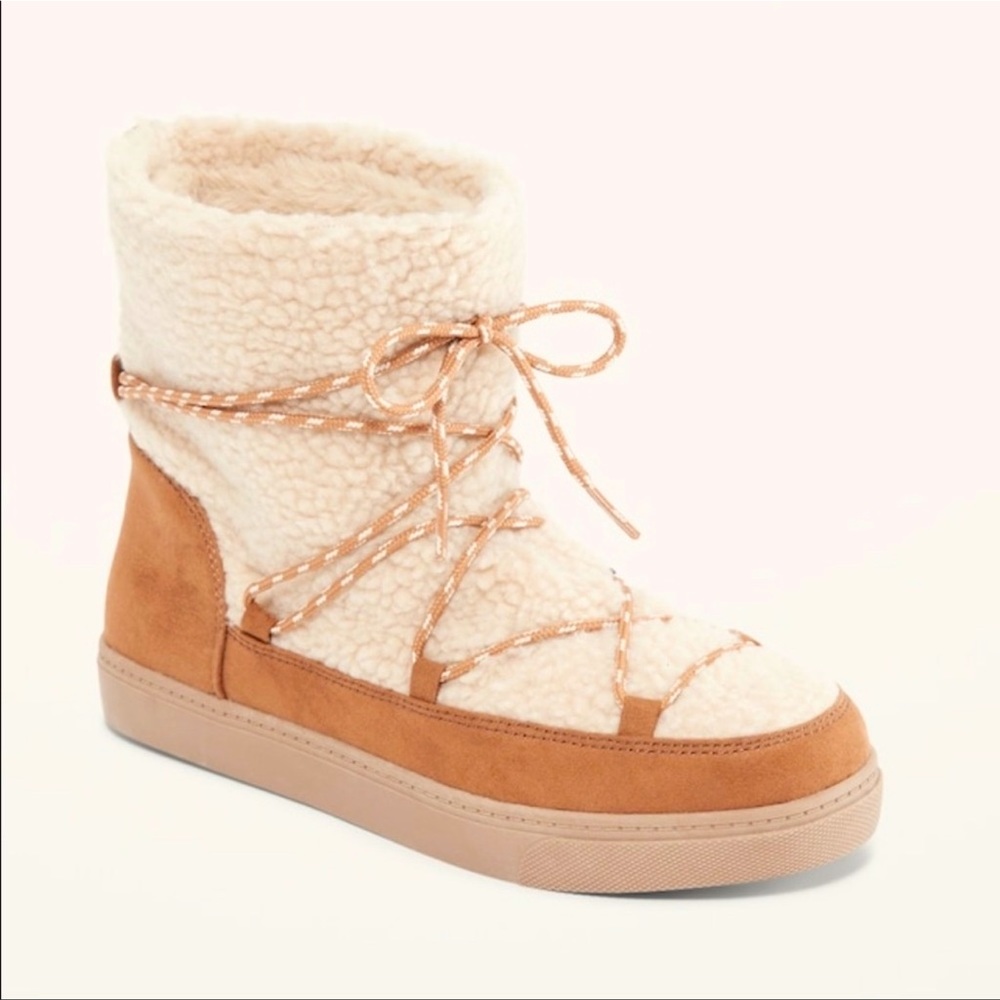 Sherpa Lace Up Pull on Boots